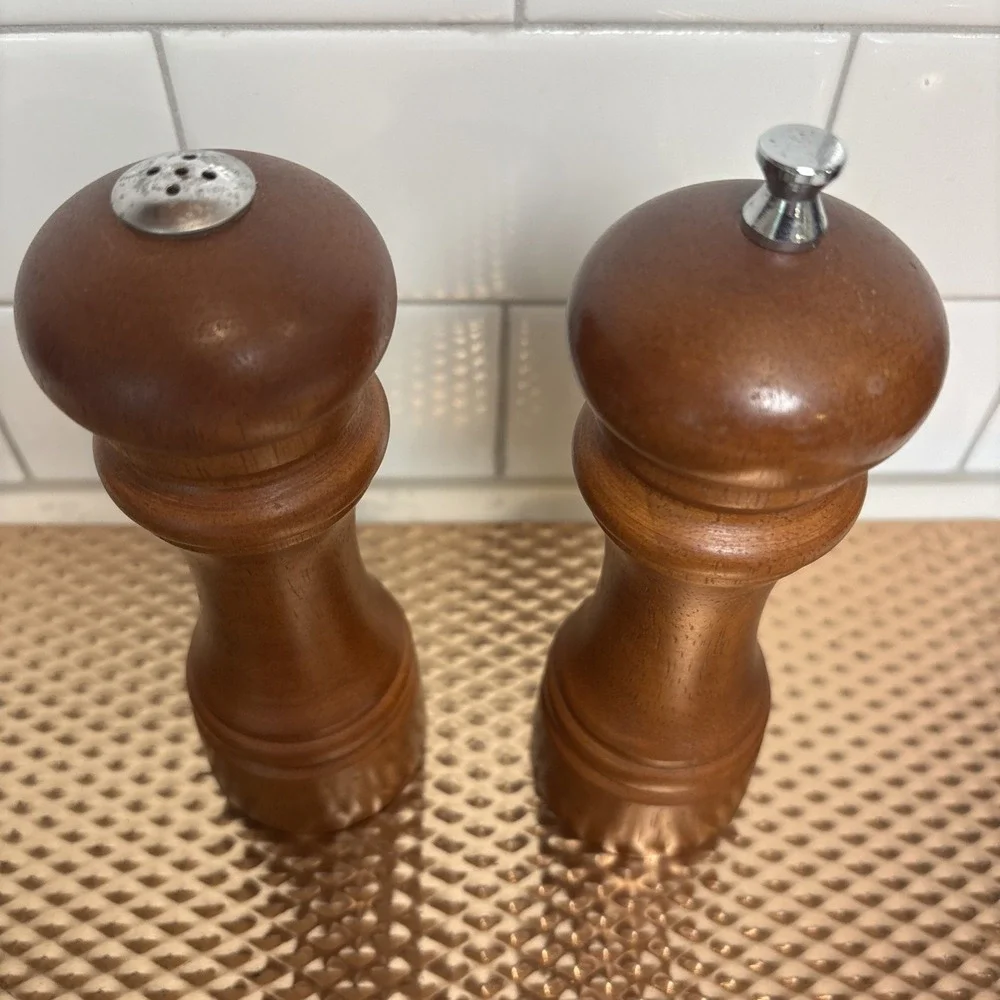 Vintage Mr. Dudley Wooden Salt Shaker & Pepper‎ Mill Grinder Set Med. Brown Wood